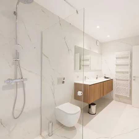 Callista Апартаменти Мантон